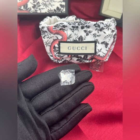 100% Authentic Gucci Butterfly Stud Sterling Silver Earrings - Picture 9 of 12